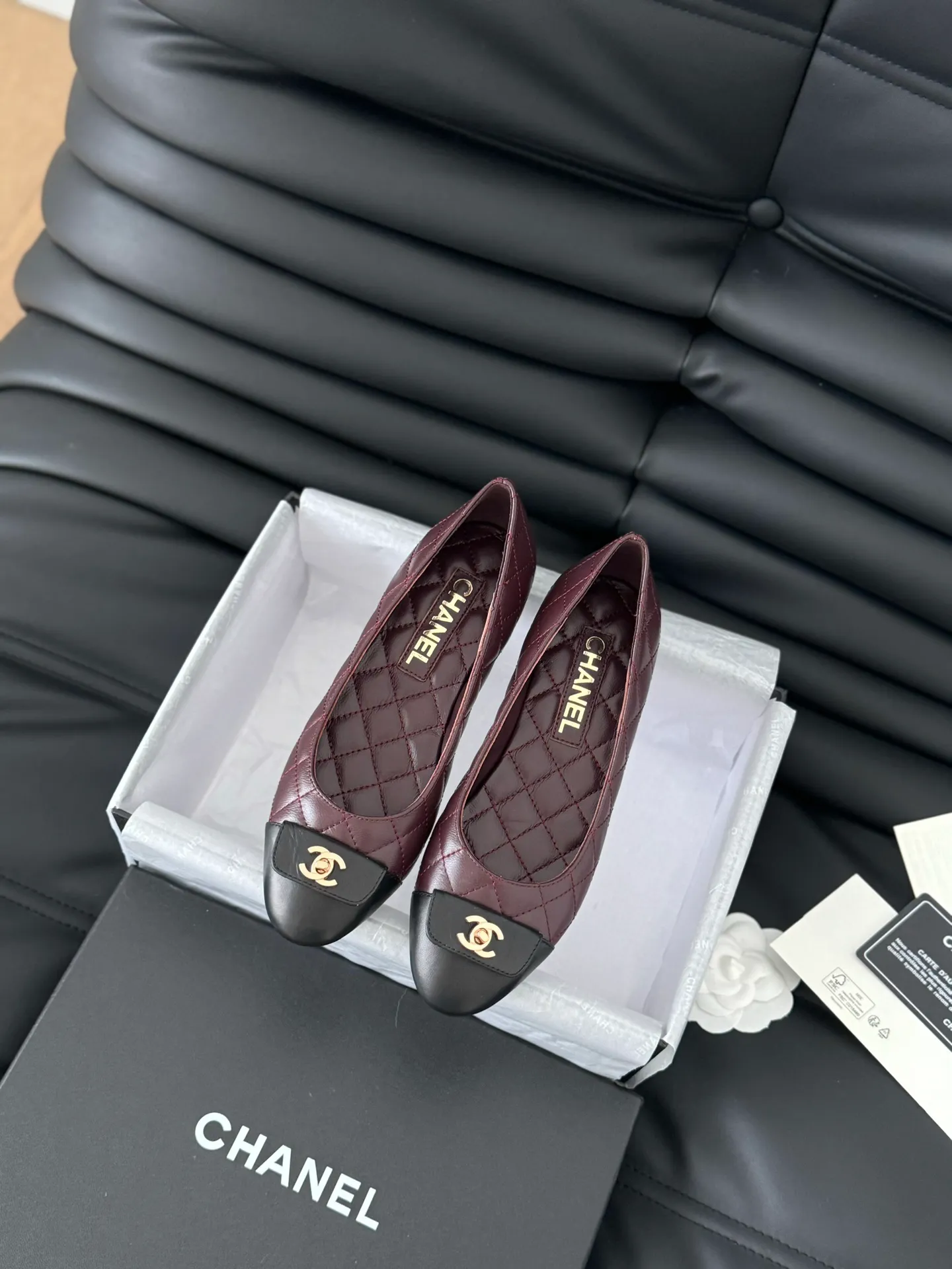 👟👟Ex-factory price 540👟👟 Purchasing-grade Chanel 24B new schoolbag buckle ballet shoes, classic diamond pattern, never tire of it😌 Sheepskin lining on the upper, leather outsole, high flat heel Size: 35-39 Other sizes 40/41/42/43 customized